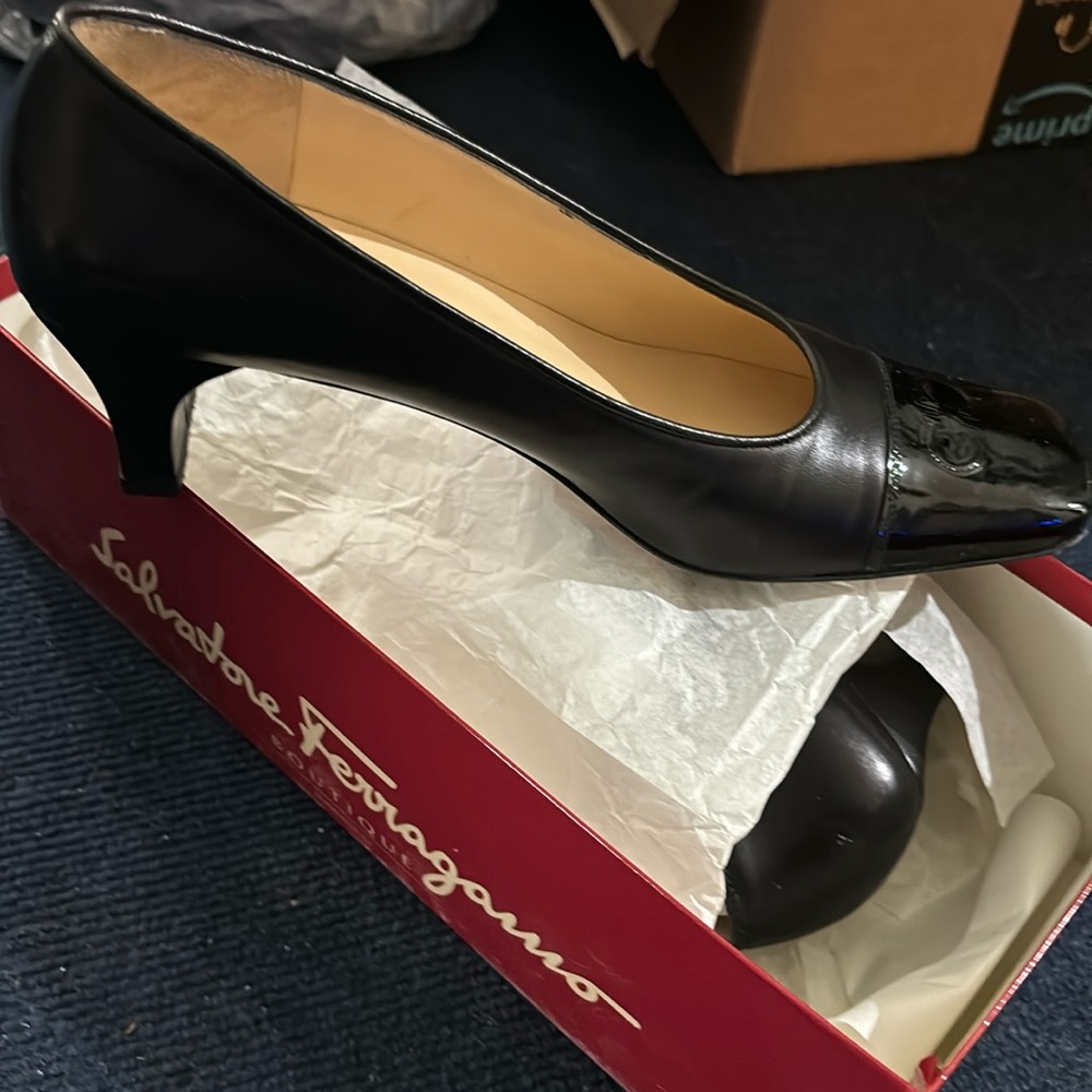 Ferragamo Classic Pumps Shari